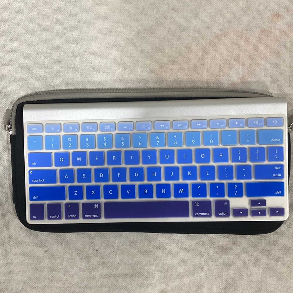 Apple Bluetooth keyboard